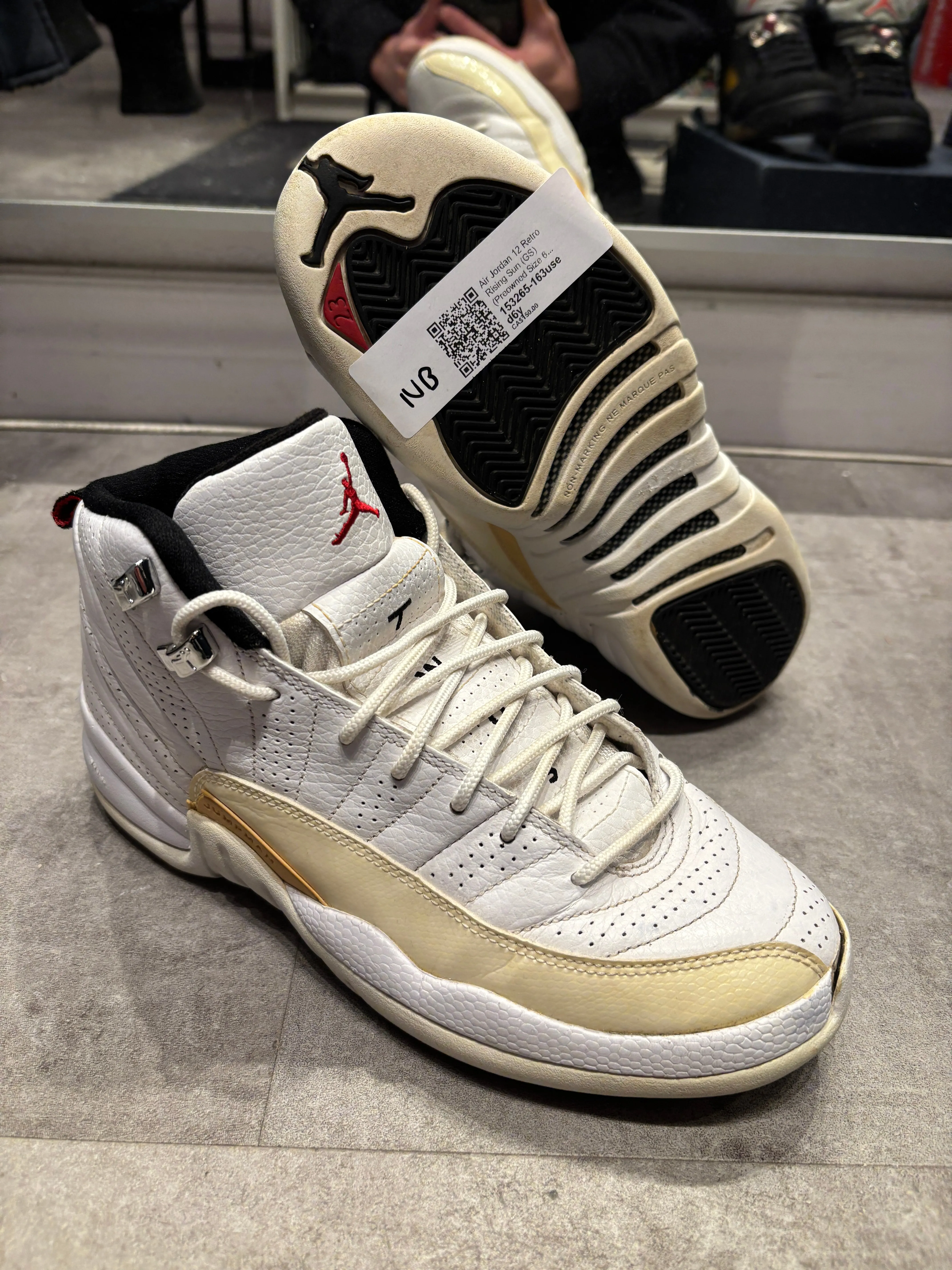 Air Jordan 12 Retro Rising Sun (GS) (Preowned Size 6y NB)