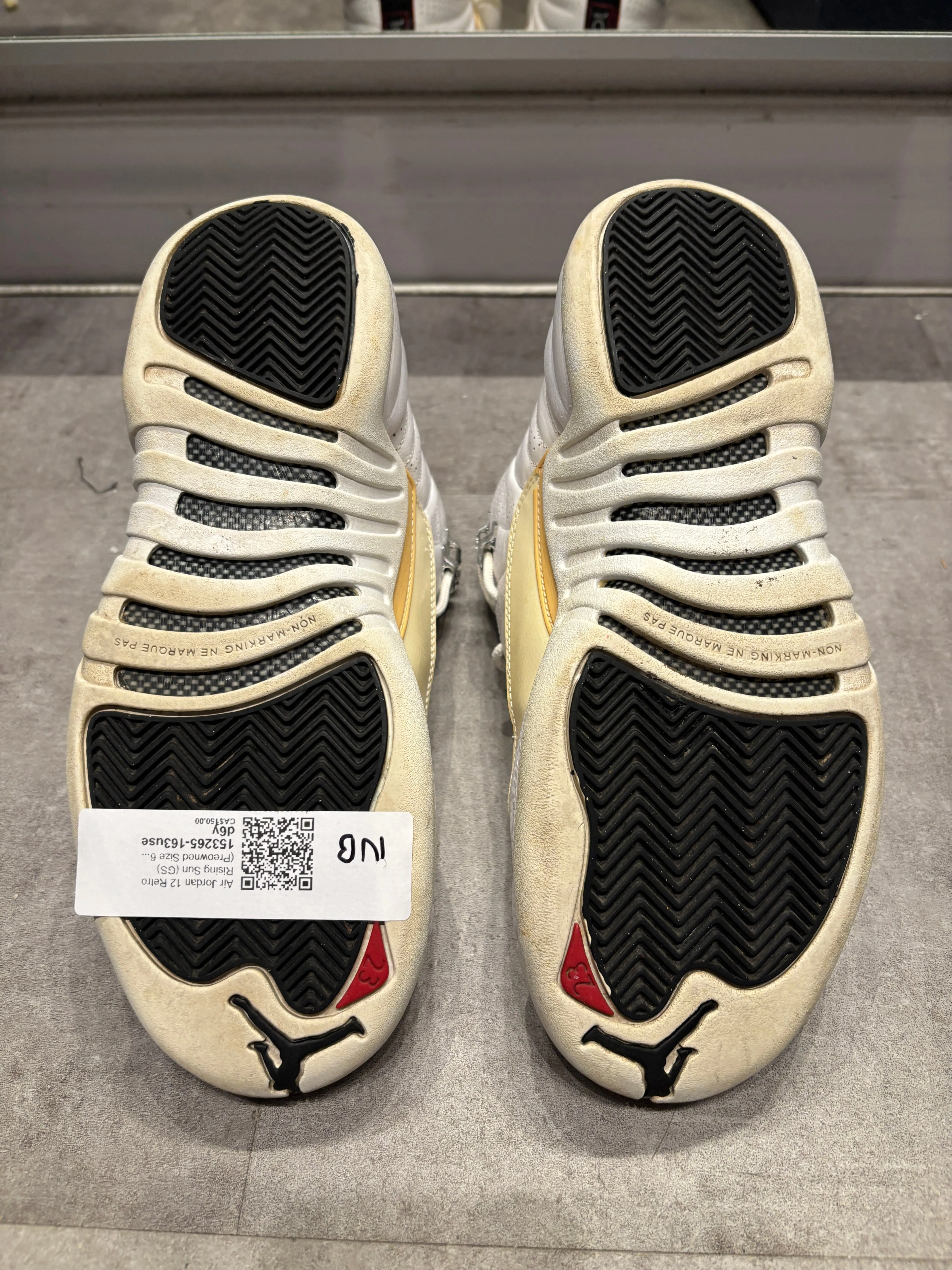 Air Jordan 12 Retro Rising Sun (GS) (Preowned Size 6y NB)