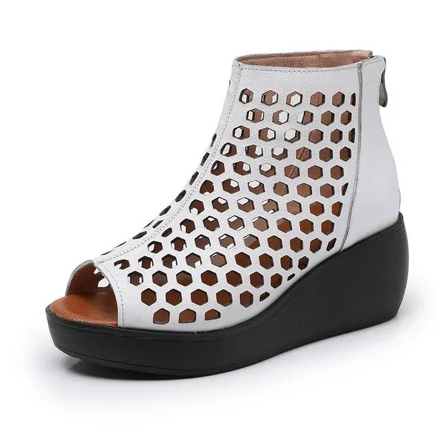 Casual women's shoes