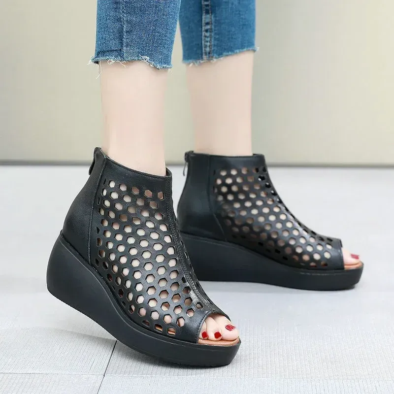Casual women's shoes