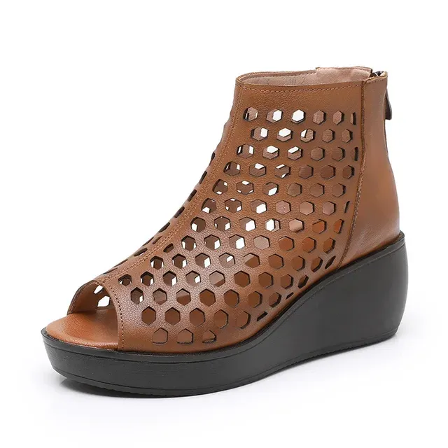 Casual women's shoes