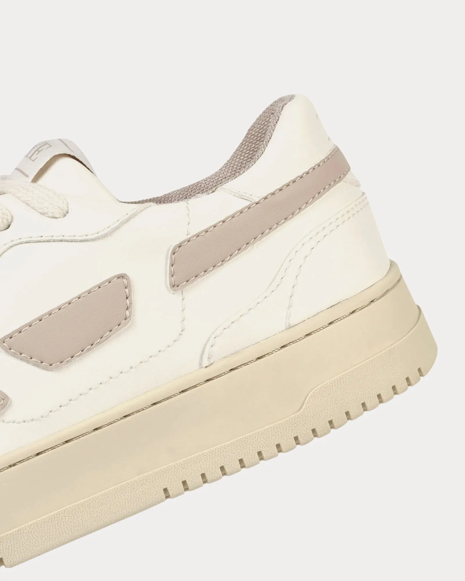 Modelo '82 Almond Low Top Sneakers