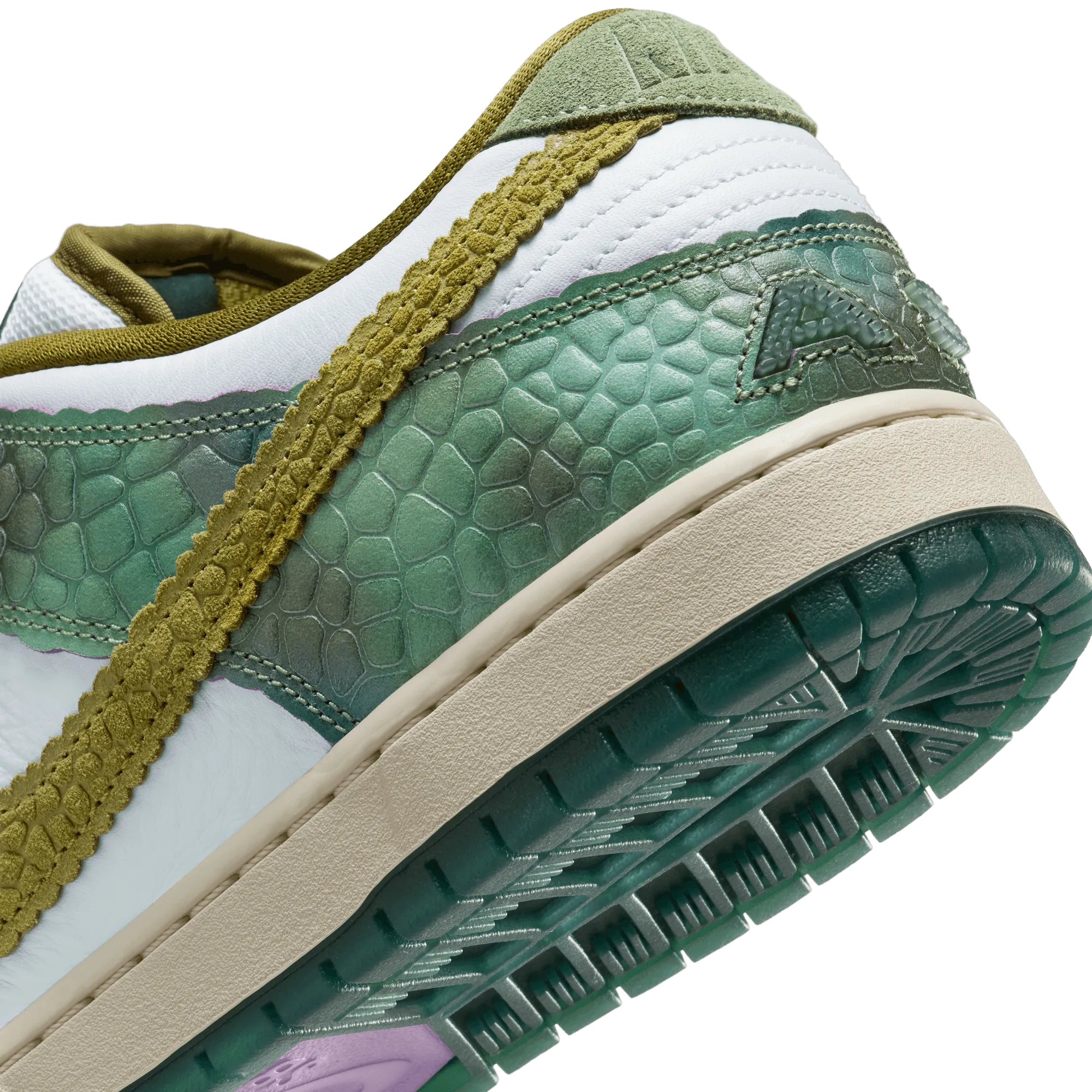 Nike SB Dunk Low Pro Alexis Sablone Chameleon QS Skateboard Shoe - Oil Green/Desert Moss-White