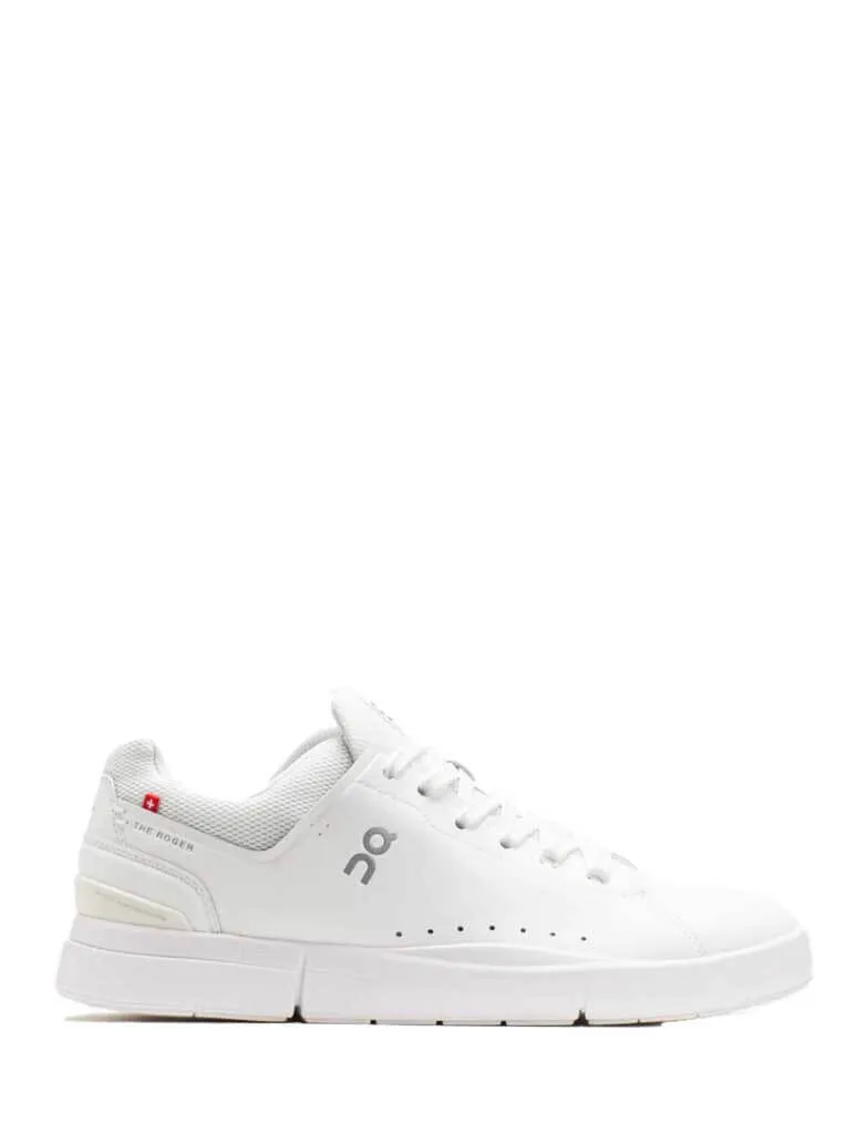 ON Running The Roger Advantage 2 Sneaker in Undyed White